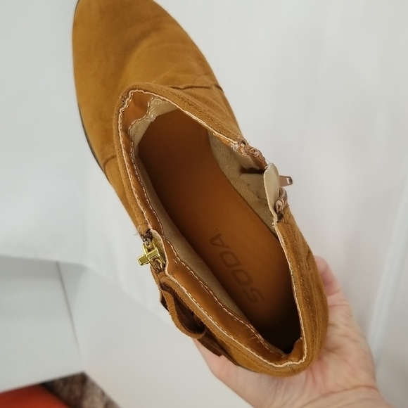 Soda SZ 6.5 Rowley Ankle Boots Booties Faux Suede Western Fringe Camel Brown - Picture 10 of 10